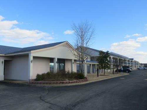 Motel Hallmarc Inn