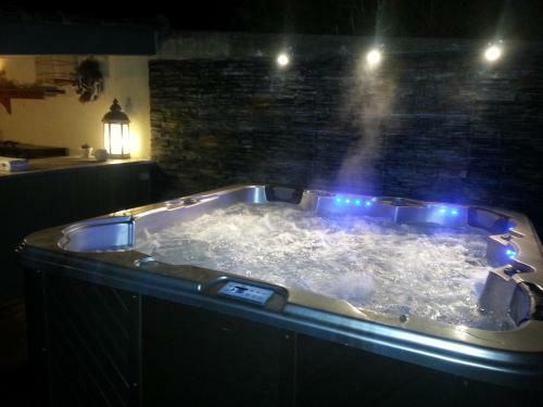 Hostal Les Chambres D'h�tes De La Ferrage