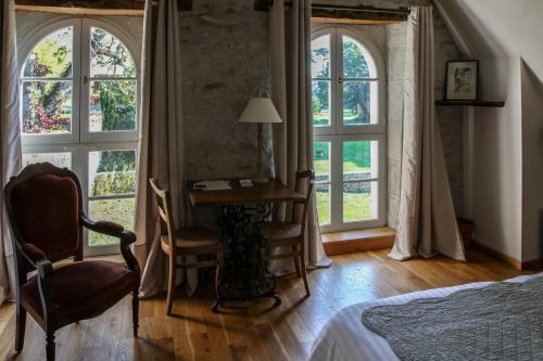 Hostal Maison D'h�tes Domaine De La Rhue