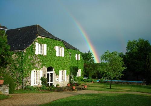 Hostal Maison D'h�tes Domaine De La Rhue