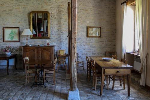 Hostal Maison D'h�tes Domaine De La Rhue