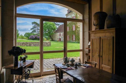 Hostal Maison D'h�tes Domaine De La Rhue