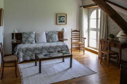 Hostal Maison D'h�tes Domaine De La Rhue