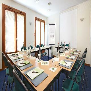 Hotel Campanile Macon Nord Sennec�