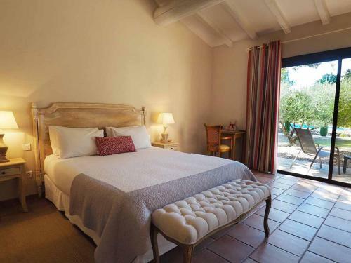 Hostal Le Clos Des Cypr�s
