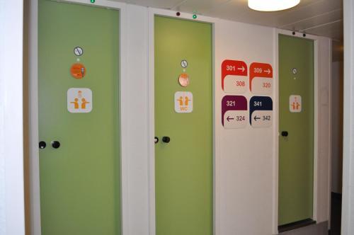 Hotel F1 Orange Centre Echangeur A7 A9