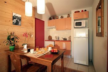 Aparthotel R�sidence Lagrange Confort+ Le Domaine Des 100 Lacs