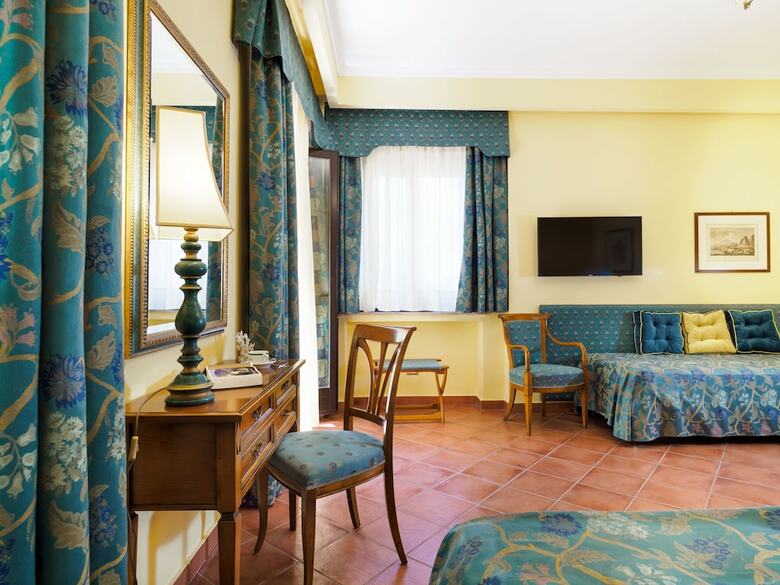 Hotel Sirius