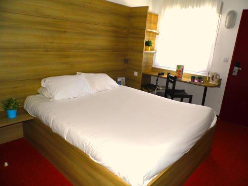 Hotel So'lodge Niort La Cr�che