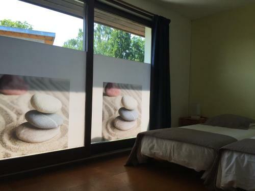 Hotel H�tel Studios Les Acacias