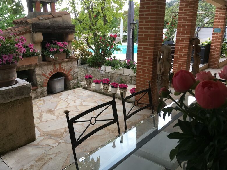 Bed & Breakfast Mas Des Kardouons