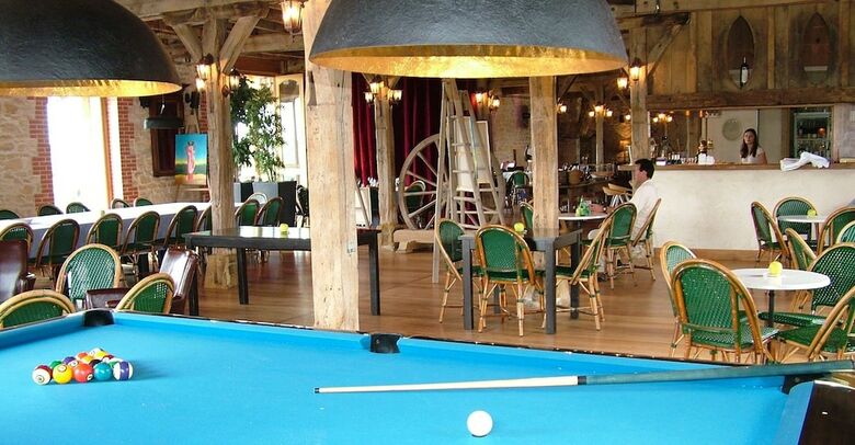 Hotel Domaine D'essendi�ras