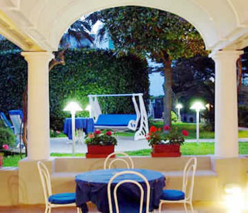 Hotel A Pazziella