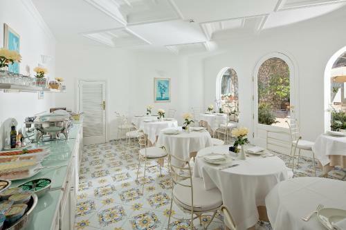 Hotel Canasta