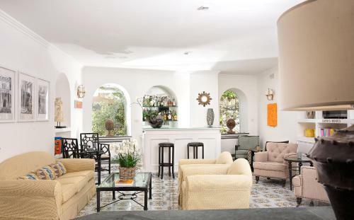 Hotel Canasta