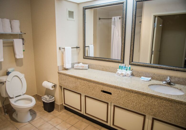 Holiday Inn Express Hotel & Suites Conover - Hickory Area