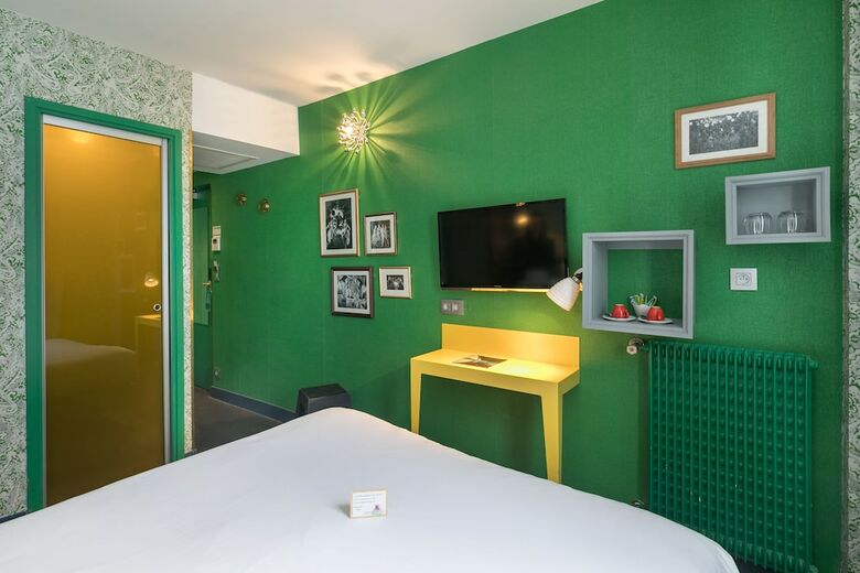 Josephine Hotel