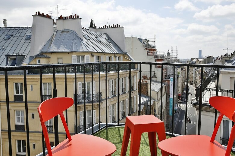 Josephine Hotel