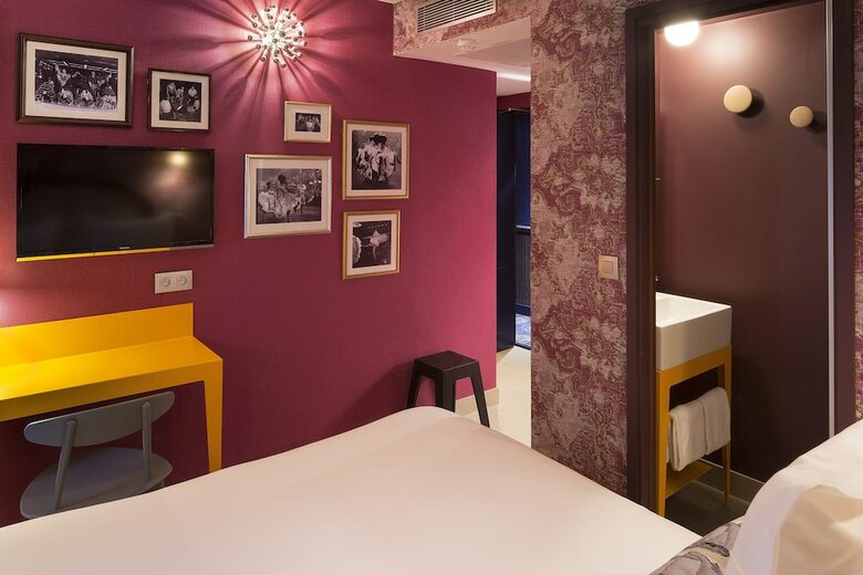 Josephine Hotel