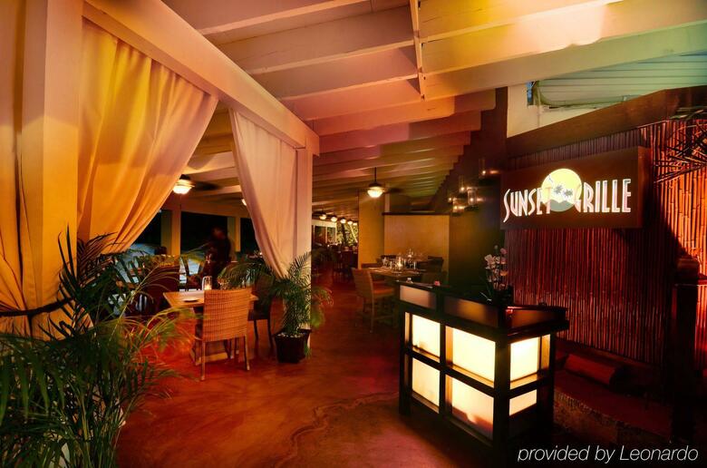 Hotel Secret Harbour Beach Resort