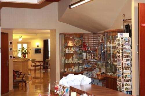 Hotel H�tel Saint S�bastien