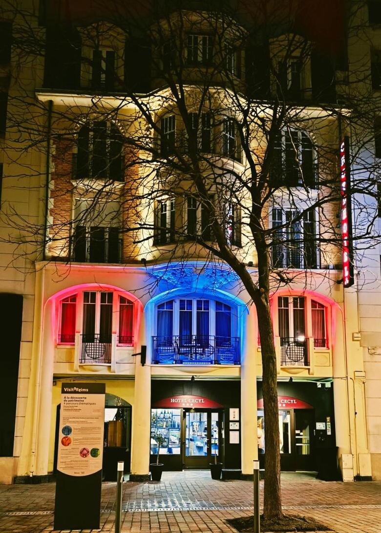 Cecyl Hotel
