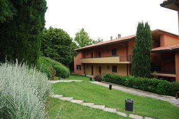 Aparthotel Residenze Al Colle Dei Pini