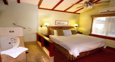Hotel Wyndham Garden The Pierpont Inn