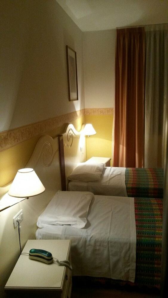Hotel Albergo Ristorante Flora