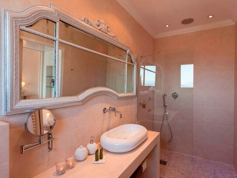 Hostal Montjuic Bed & Breakfast
