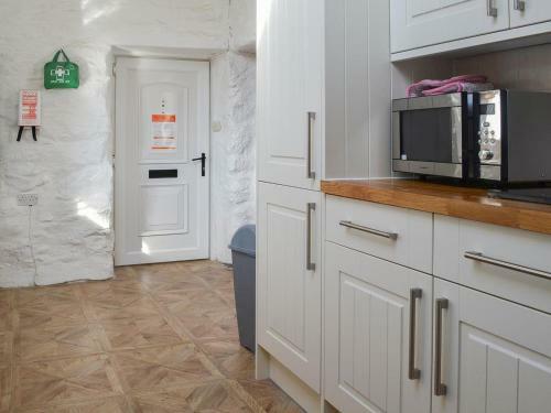Porth Colmon Farmhouse