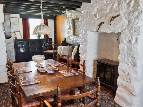 Porth Colmon Farmhouse