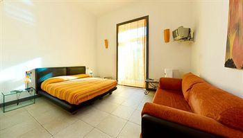 Bed & Breakfast Caracciolo 10