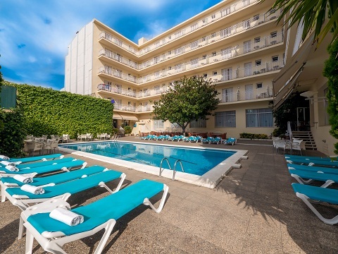 Hotel Checkin Pineda