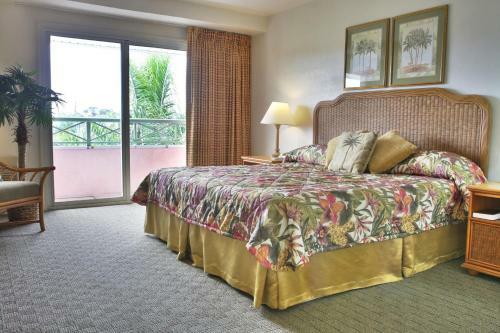 Hotel Castaways Resort And Suites