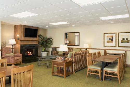 Hotel Country Inn & Suites Peoria North