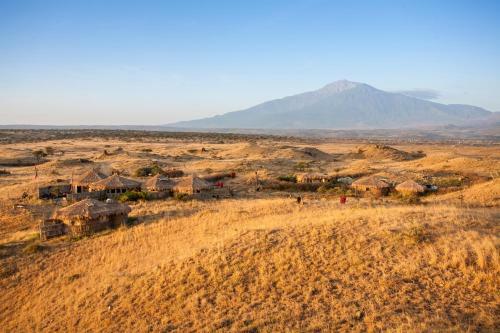 Original Maasai Lodge ? Africa Amini Life