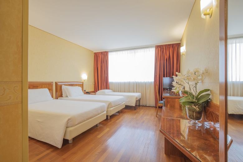 Hotel Montresor Tower