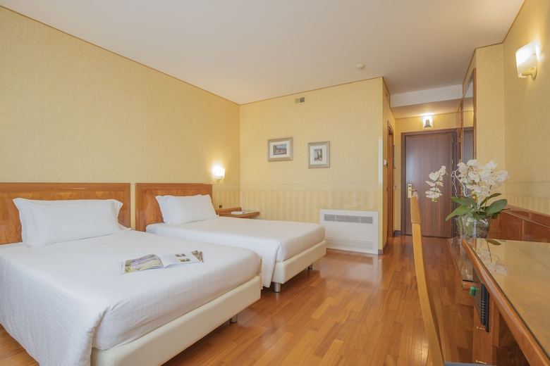 Hotel Montresor Tower
