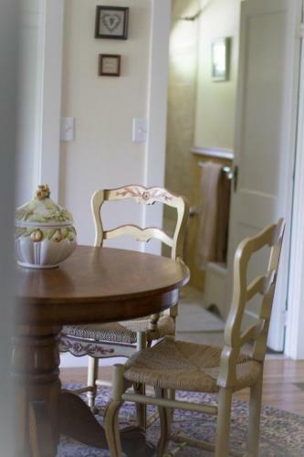 Posada Historic White Blossom House