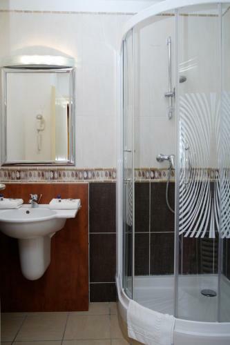 Kyriad Hotel - Restaurant Carentan