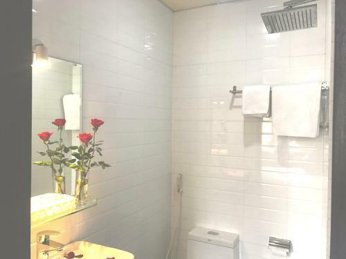 Liberty Hue Center Hotel