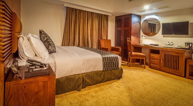 Hotel Long Beach Suites Dhaka