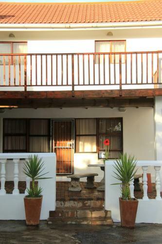 Hostal A White House Guest House