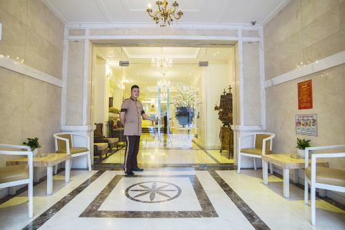 New Era Hotel