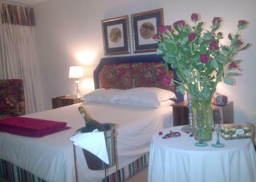 Hostal Riverbend Country House