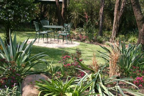 Hostal Riverbend Country House