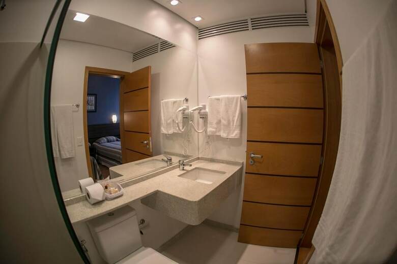 Eston Hotel