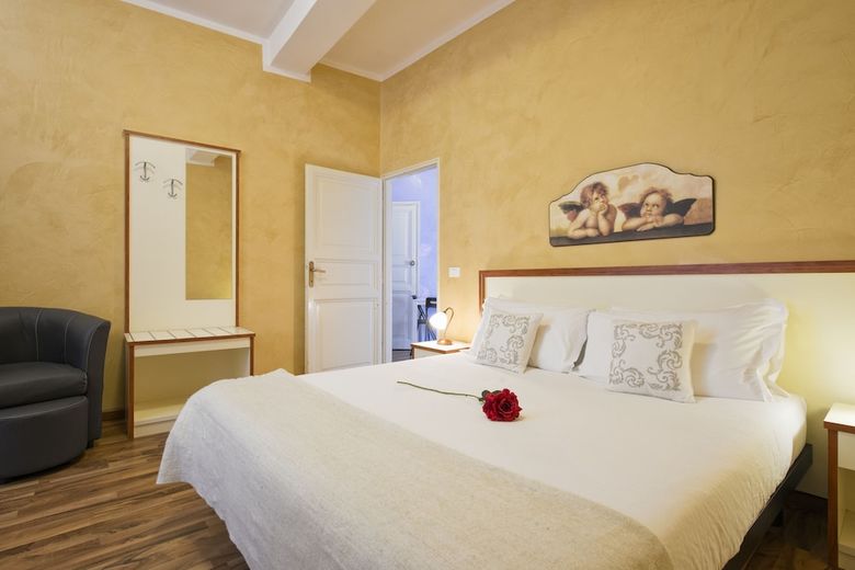 Hostal Navona Tower Relais