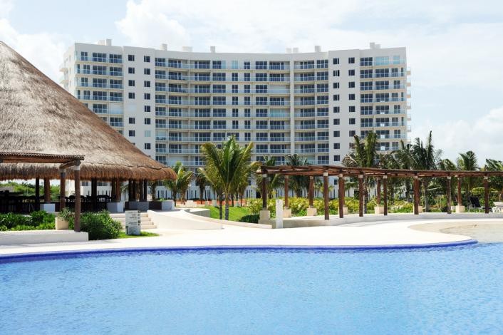 Hotel Amara Cancun Beachfront Condos